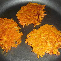 Latkes ze slodkich ziemniakow