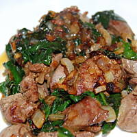 Wątróbka drobiowa ze szpinakiem