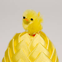 Jajko karczoch z żółtym kurczaczkiem