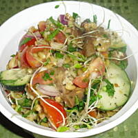 Salatka zbozowa z warzywami