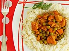 Fot. Mloda, Potrawka z kurczaka z marchewką i groszkiem