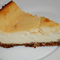 Sernik na ciasteczkowo-kawowym spodzie
