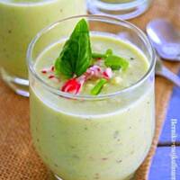 Chłodnik z ogórka i awokado na jogurcie