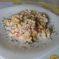 Sałatka wielkanocna z pomidorem i twarogiem