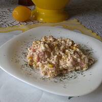 Sałatka wielkanocna z pomidorem i twarogiem