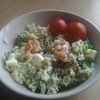 Sałatka ryżowa z brokułem