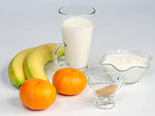 Fot. Wkn, Koktajl bananowo-mandarynkowy