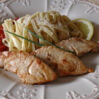 Polędwica z indyka w sosie pomidorowym