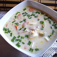 Zupa serowa z mozzarellą