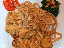 Fot. Neonka82, Aromatyczne razowe Tagliatelle z kurczakiem i pieczarkami