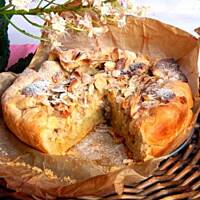 Ciasto francuskie rabarbarowo - migdałowe