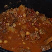 Gulasz wołowy z ciecierzycą