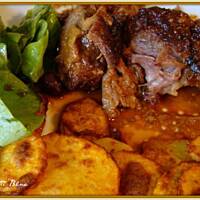 Pieczony udziec indyka z chrzanem i żurawiną