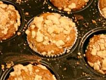 Fot. Monica W&O, Aromatyczne muffiny z bananami, jabłkami i orzechową kruszonką