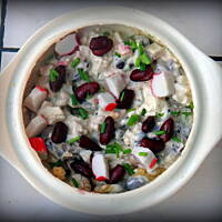 Sałatka z paluszkami surimi