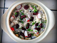 Fot. oczko, Sałatka z paluszkami surimi