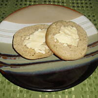 English muffins: bułeczki śniadaniowe