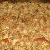 Ciasto ucierane z rabarbarem i kruszonką