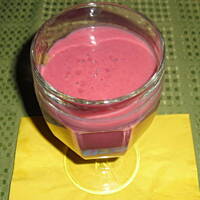 Koktajl z malinami i brzoskwiniami