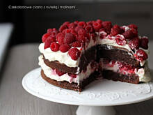 Fot. Dżanina Fonda, Czekoladowe ciasto z nutellą i malinami