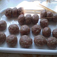 szaszłyki z mięsa mielonego na grilla