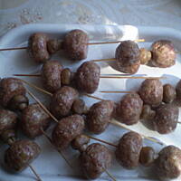 szaszłyki z mięsa mielonego na grilla