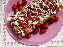 Fot. Babeczka_piecze, Ciasto jogurtowe z truskawkami i białą czekoladą