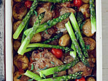 Fot. GuSiaTcz5, Pieczone udka z kurczaka ze szparagami w sosie BBQ