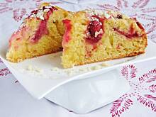 Fot. izaa_a, jogurtowe ciasto z truskawkami i białą czekoladą...