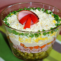 Sałatka z serkiem topionym