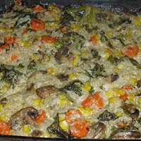 Zapiekanka z brązowego ryżu i warzyw