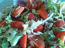 Fot. borniak78, Sałatka z truskawkami