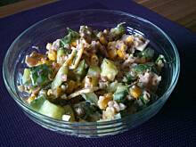 Fot. ezelka, Sałatka z ogórkiem gruntowym