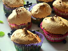 Fot. sebek, Babeczki jagodowe z bezą