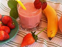 Fot. makusia, Koktajl bananowo truskawkowy