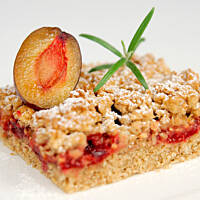 Placek ze śliwkami cynamonowo-razowy