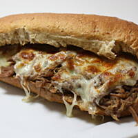 Pieczeń w kanapce/nalesniku/tortilli