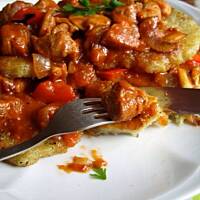 Gulasz wołowy np do placka po węgiersku