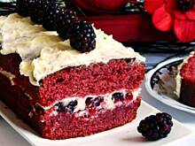 Fot. Mloda, Red velvet cake z jeżynami