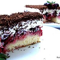 Wiśniowy torcik z mascarpone i czekoladą