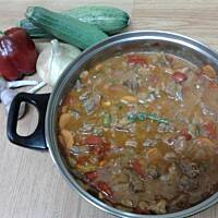 Gulasz wieprzowy z warzywami