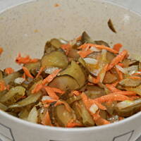 Surówka z Kiszonych Ogórków