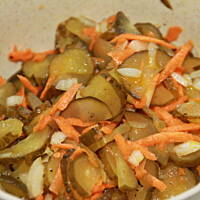 Surówka z Kiszonych Ogórków