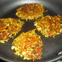 Placuszki z dyni z fetą i zieleniną