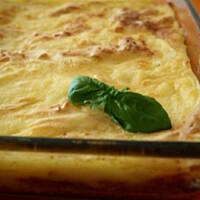 Zapiekanka z mięsa mielonego, ziemniaków i warzyw