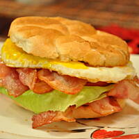 Domowy McDonald's Mai