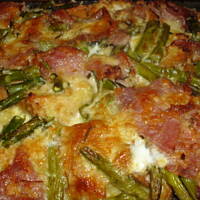 Strata z szynką i szparagami