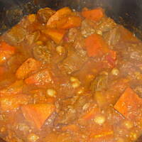 Pikantny gulasz z jagnięciny z dynią