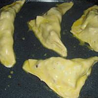 Rożki francuskie z jabłkami, orzechami i serem gorgonzola