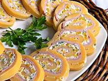 Fot. Mloda, Rolada serowa z szynką i kukurydzą